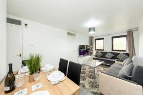 London Serviced Apartment with Fast Speed Broadband & Free Parking